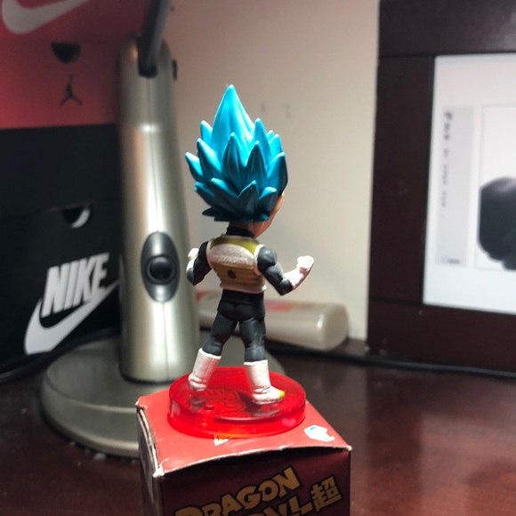 dragon ball vegeta mini figure - Picture 3 of 5